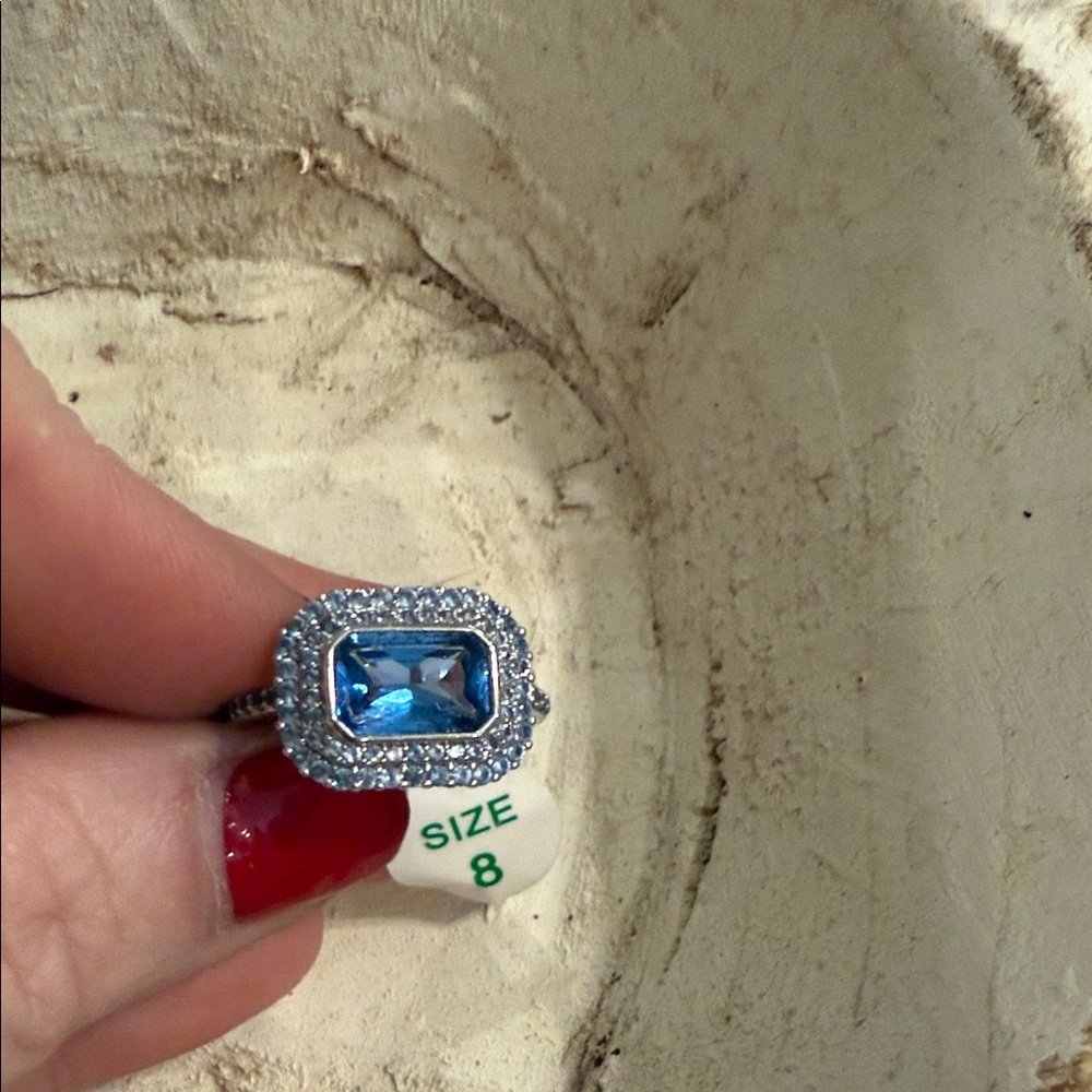 Size 8 Bomb Party Ring- no bag